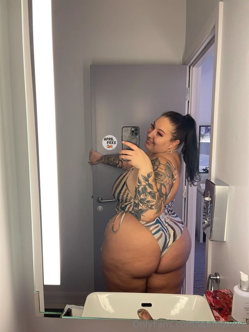 My booty will make any day better 