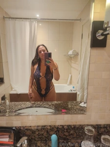 You want me to go live later and play wirh my pussy send me a message