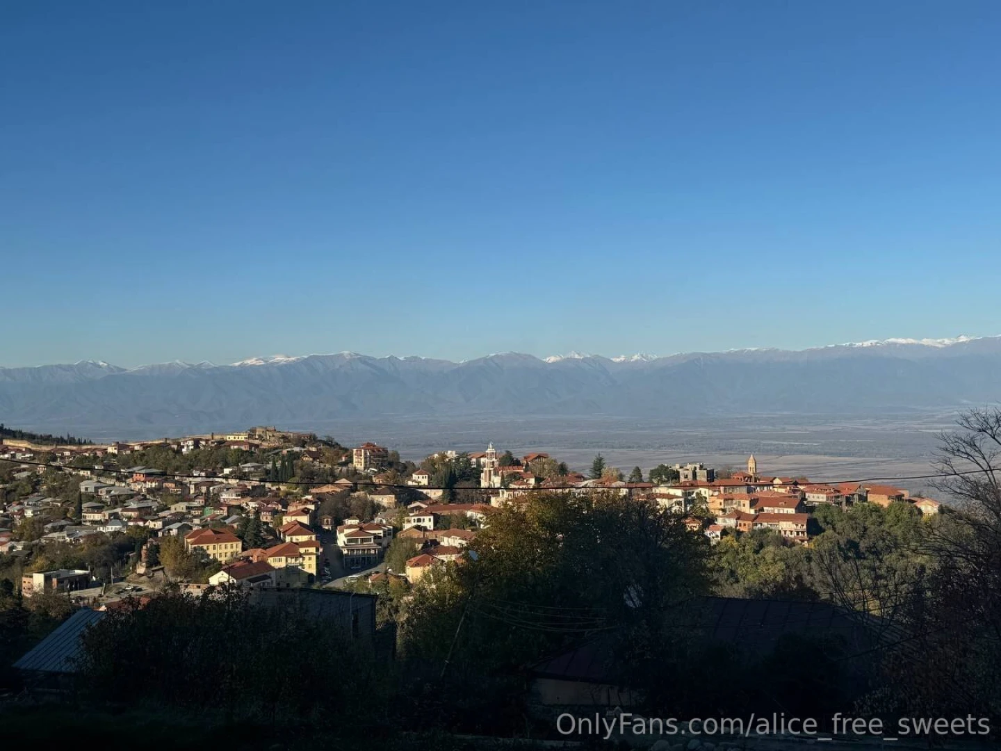 It s so weird getting ready for xmas when there s not a snowflake 