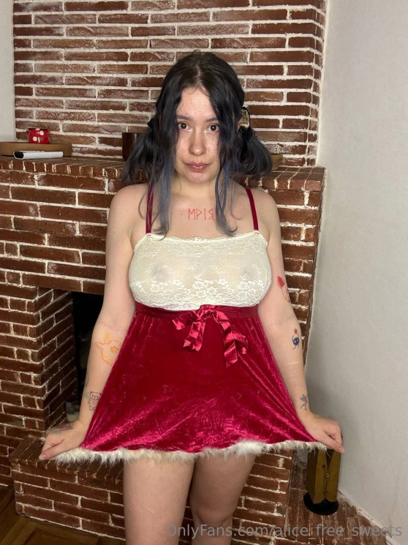 I want to wish a merry christmas to all my closest people who have 