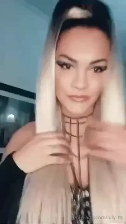 Feeling like a total queen tonight show some love with your favorite 