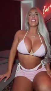 Naked live stream right now want nudes join my live stream i ll send
