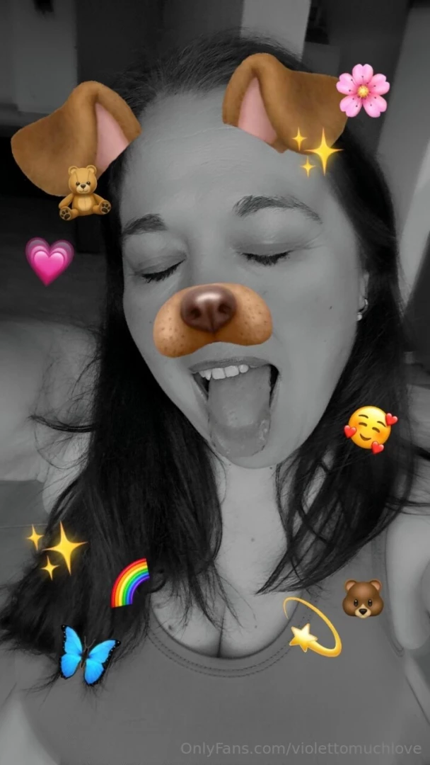I m a very hot bitch baby available for sexting and vc 