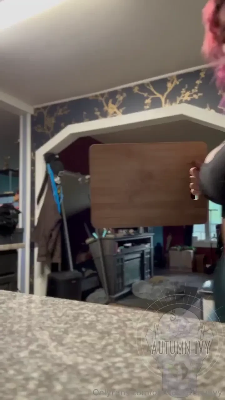 Spicy salsa verde recipe and striptease tips are always appreciated - part 1 