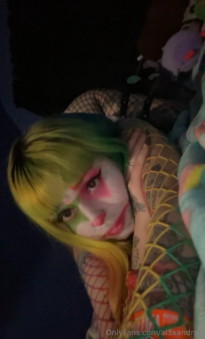 Hiiii 3 full video monday hehe heres a little preview and more lt 3 