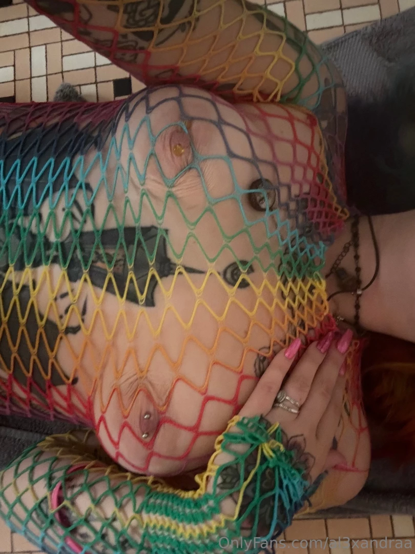 Rainbow girl in a dull world part 3 