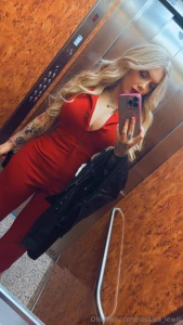 How i look in red part 1