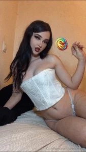 Like all my photos and i ll send you a gift