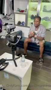 How to make 10 million on youtube course with cj so cool dropping so