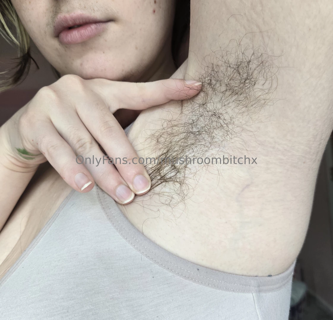 Stink sweaty pits after a loooong walk part 3 