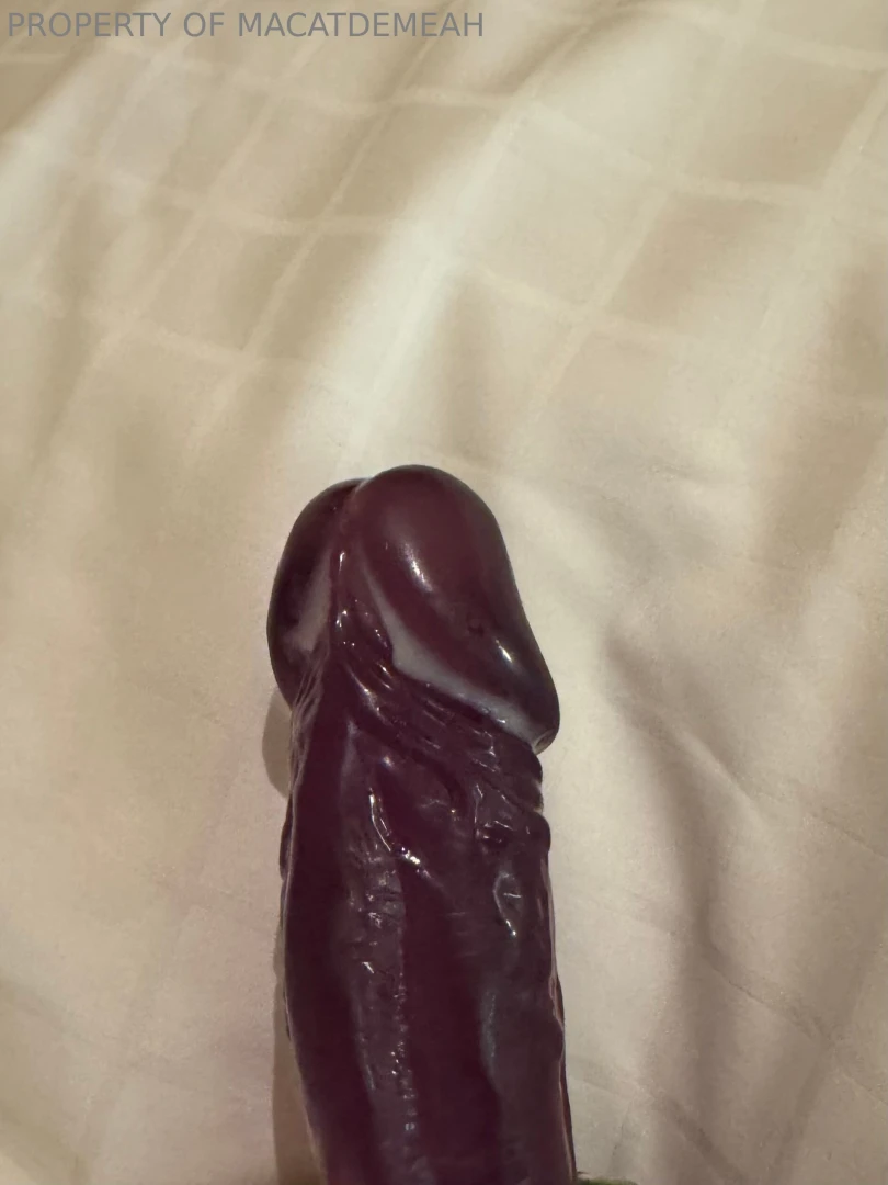 Creaming on my dildo 