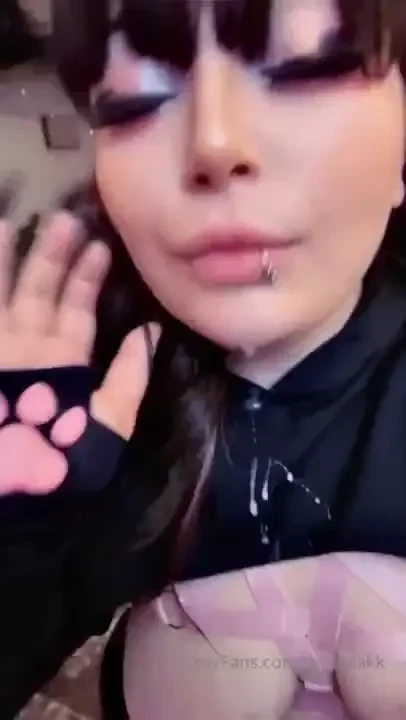 Cum down kitty s throat 