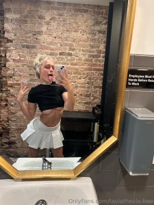 Feeling myself in this outfit