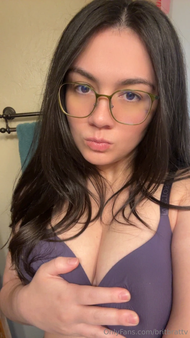 I got my haircut who wants to pay for it and see more of me today 