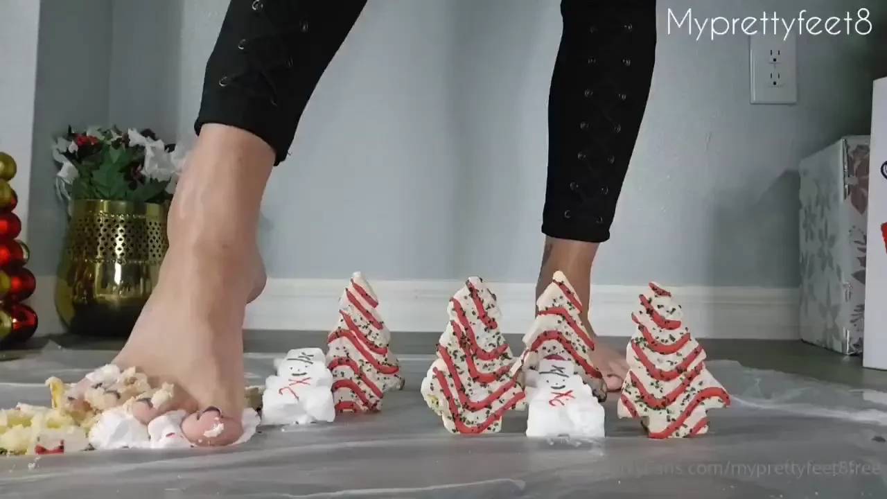 Holiday village food crush giantess --- gt added today at 