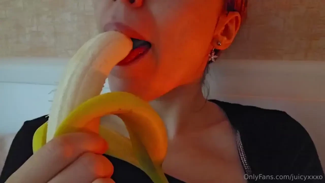 When u wanna make hot banana sucking clip but also eat that banana 