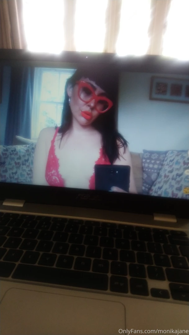 Camming getting naked and playing with myself in someone else s living part 3 