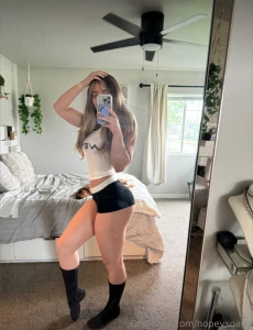 I have a lot of new pics i can t post on ig just dm me and i ll show