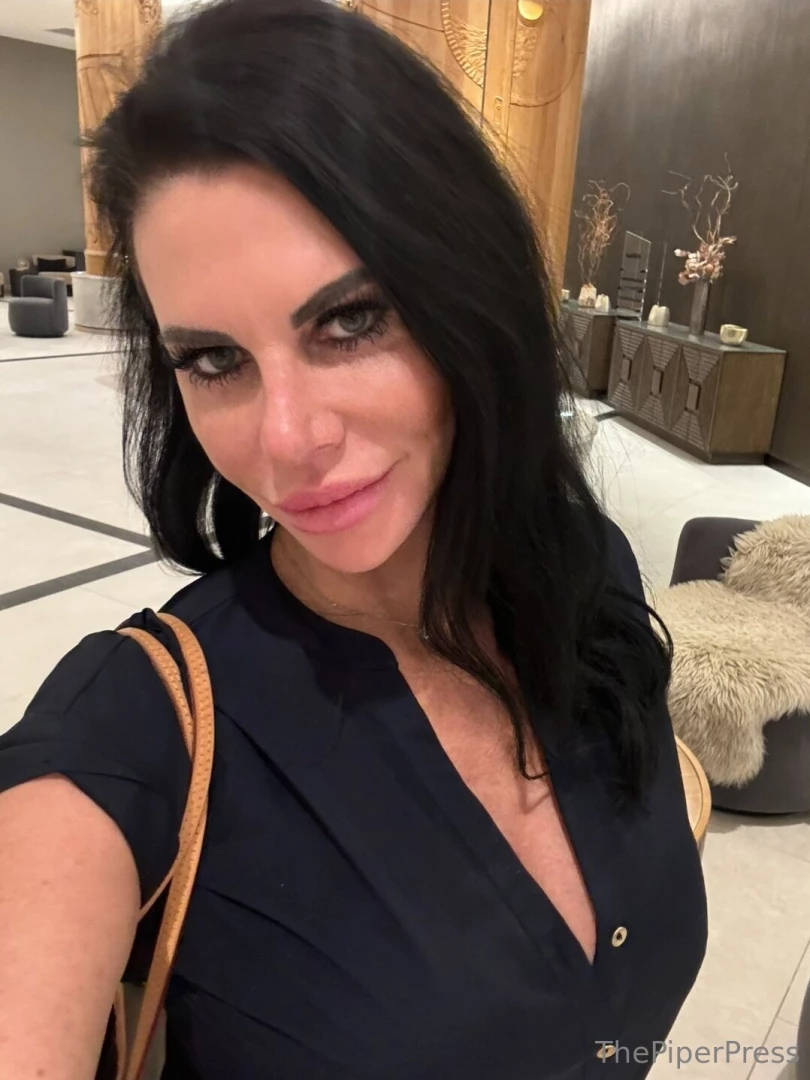 Happy thursday come enjoy my vip sale get to my vip page and play w me 