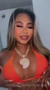 Can i bouncy my tiddies for you baby