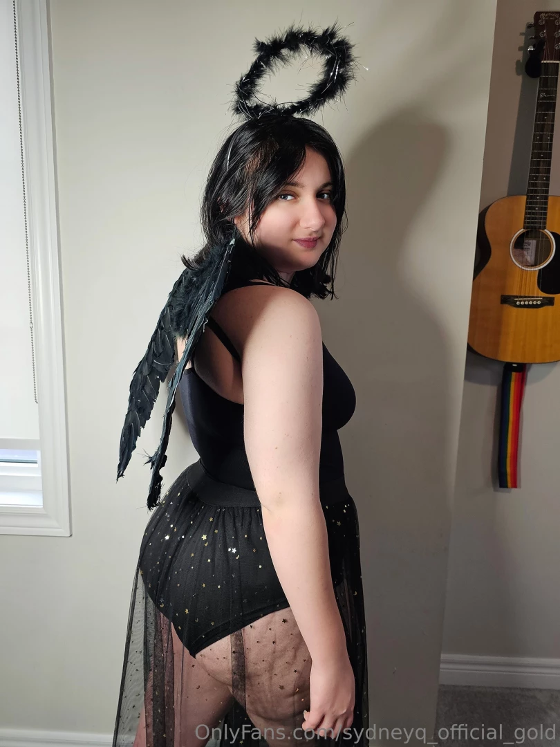 Sydneyq-official-gold part 7 