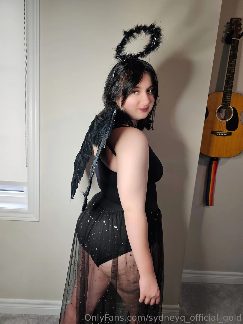 Sydneyq-official-gold part 10 