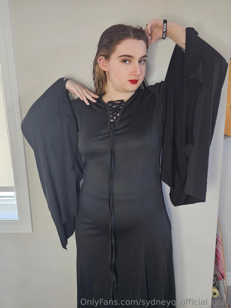 Sydneyq-official-gold part 26 