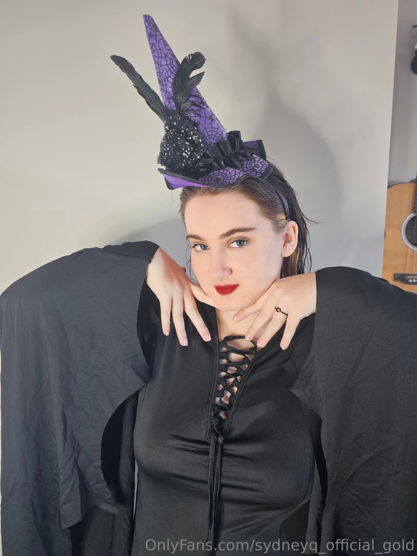 Sydneyq-official-gold part 33 