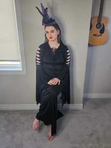 Sydneyq-official-gold part 34