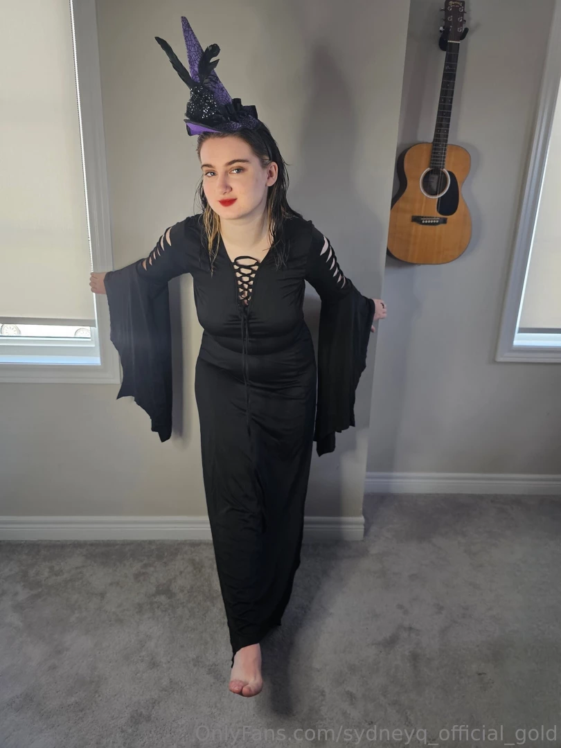 Sydneyq-official-gold part 36 