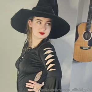 Sydneyq-official-gold part 37