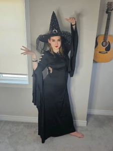 Sydneyq-official-gold part 41