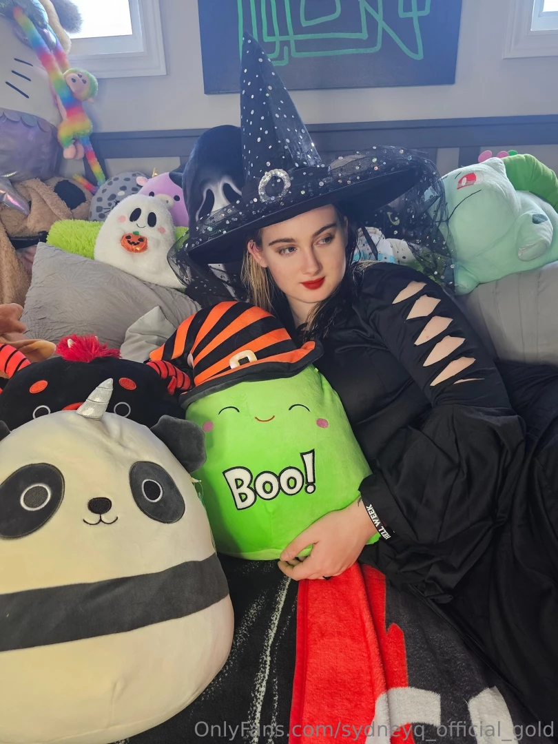 Sydneyq-official-gold part 42 