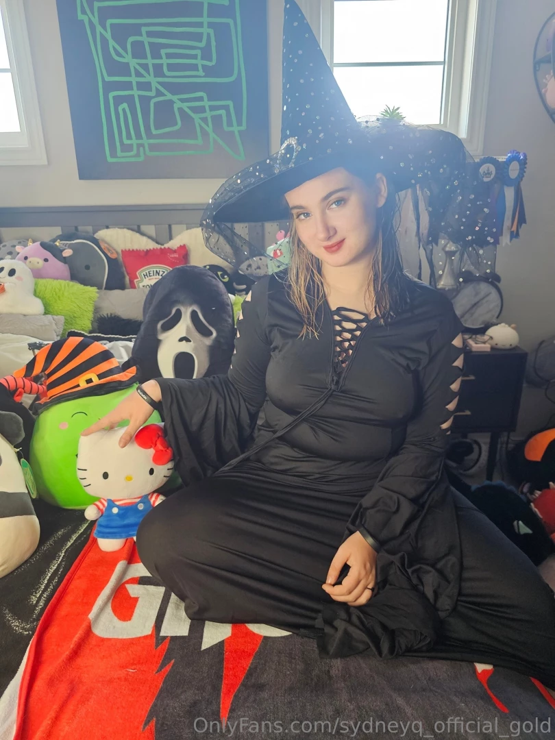 Sydneyq-official-gold part 40 