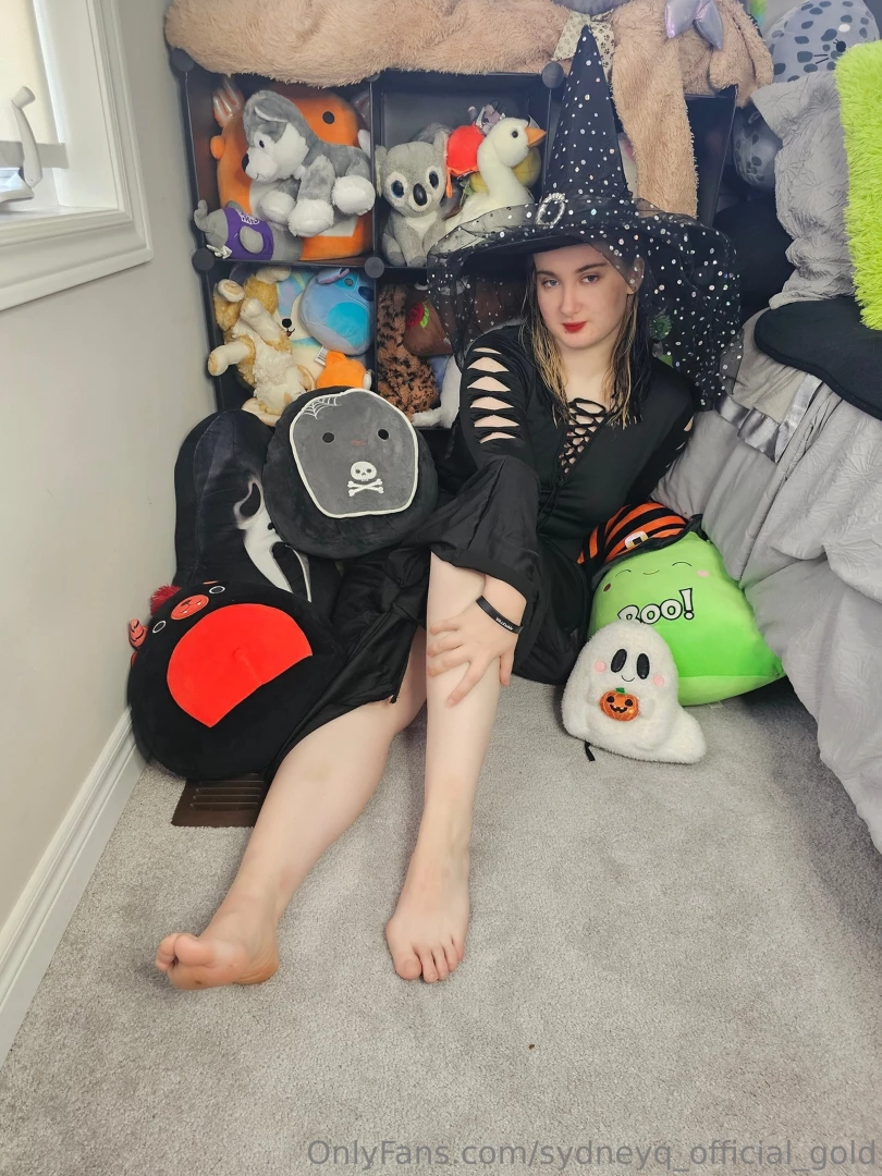 Sydneyq-official-gold part 48 