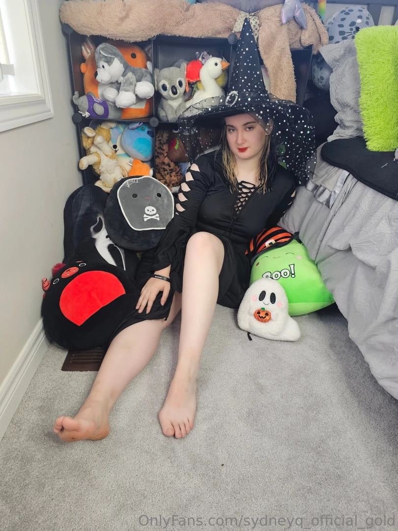 Sydneyq-official-gold part 53 