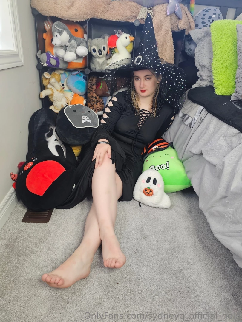 Sydneyq-official-gold part 44 