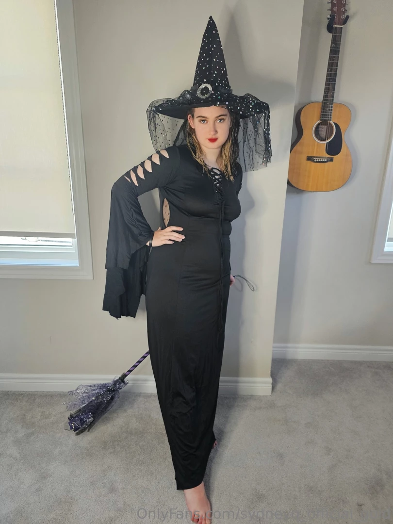 Sydneyq-official-gold part 43 