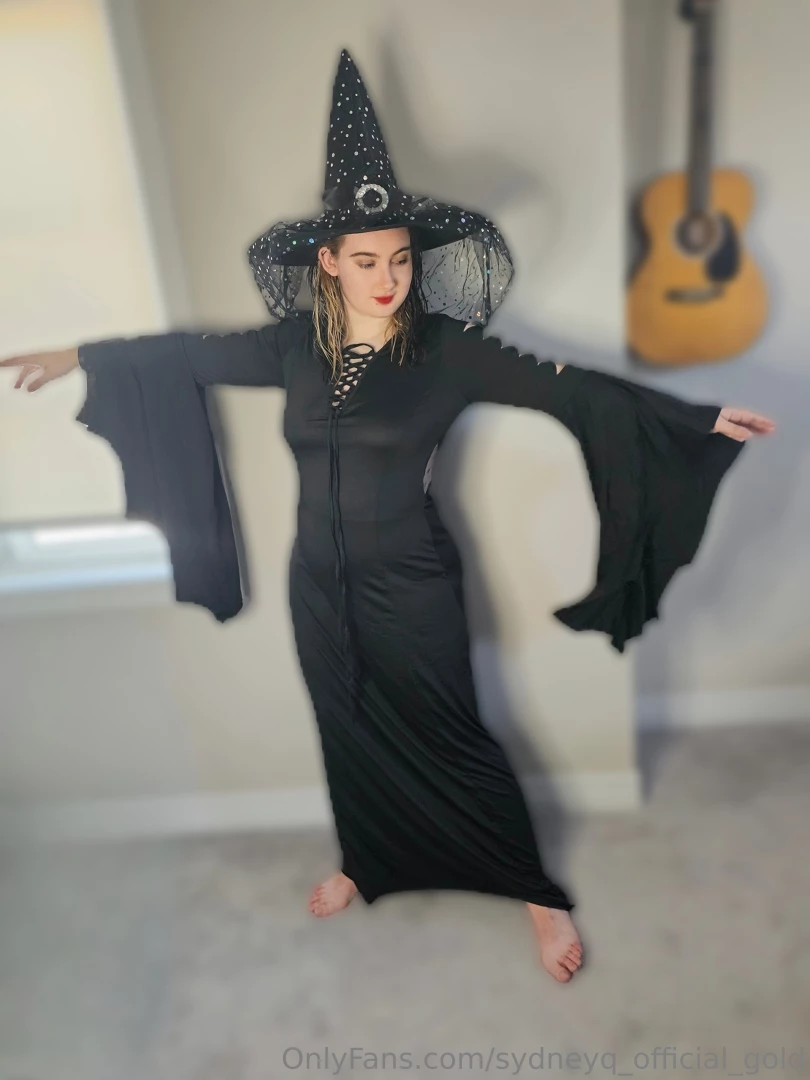 Sydneyq-official-gold part 47 