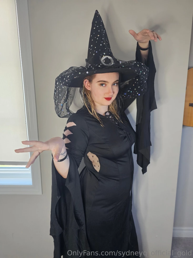 Sydneyq-official-gold part 51 