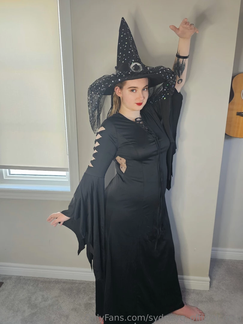 Sydneyq-official-gold part 59 