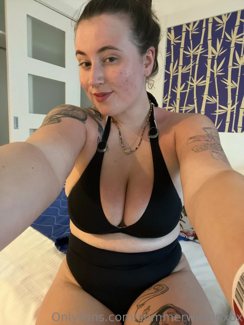 How cute are my bikinis though 