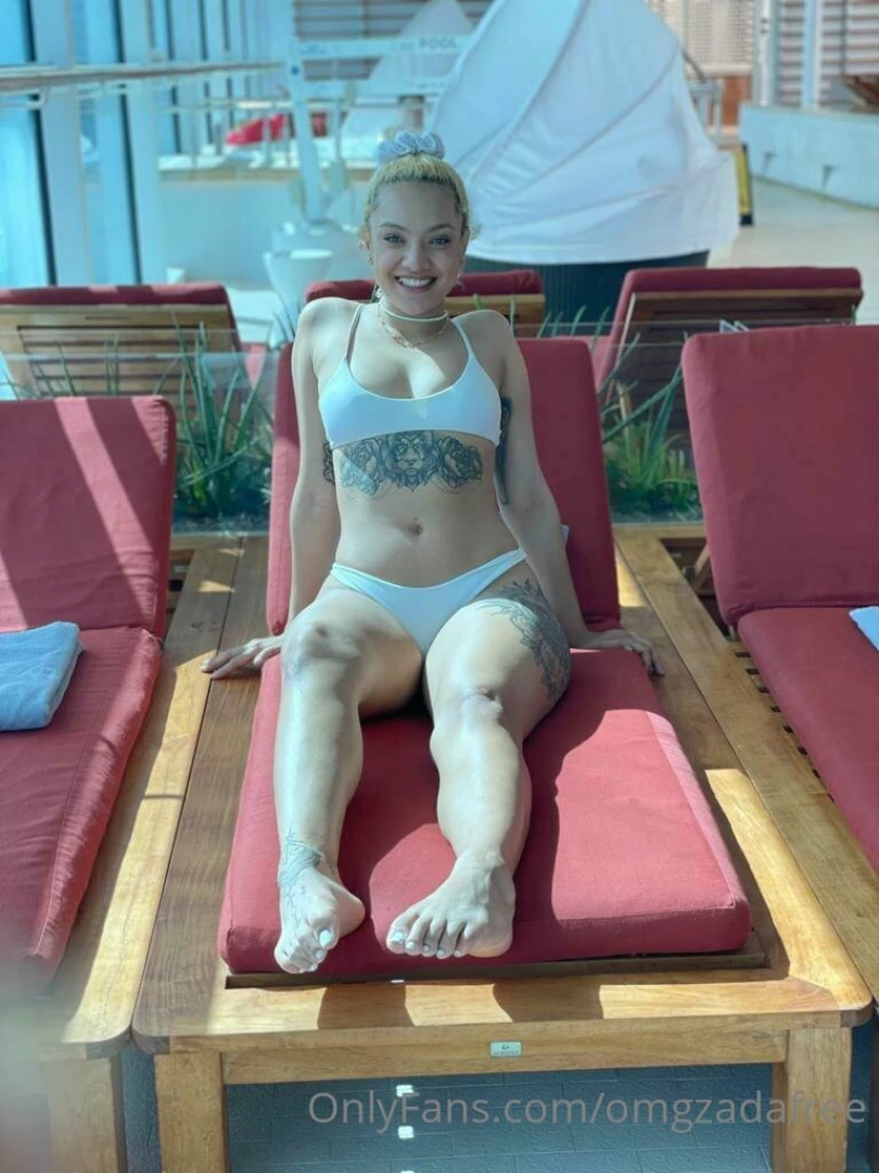 Have an awesome day y all waiting for you in my vip page omgzada 