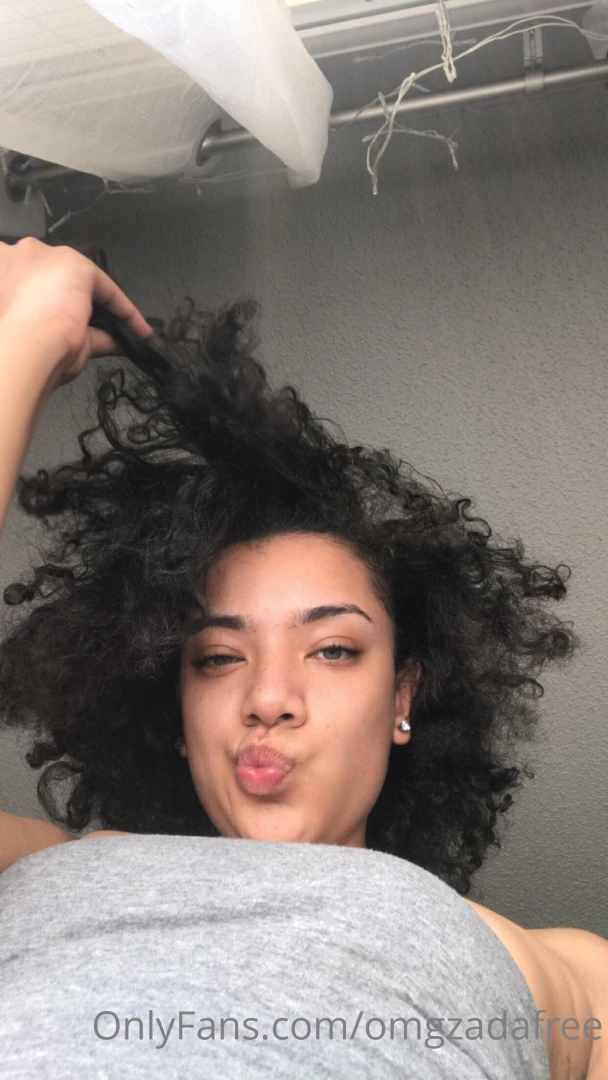 Do u like my curls baby subscribe now to my vip page omgzada to see 