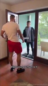 Food delivery guy fucked hard for delivering cold pizza for brokeboys