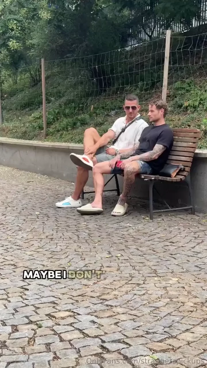 Met an italian influencer gwoodlight in streets of prague and it didnt 