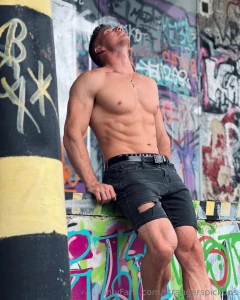 My friend martin_rogers set his of free for week check him out if u part 2