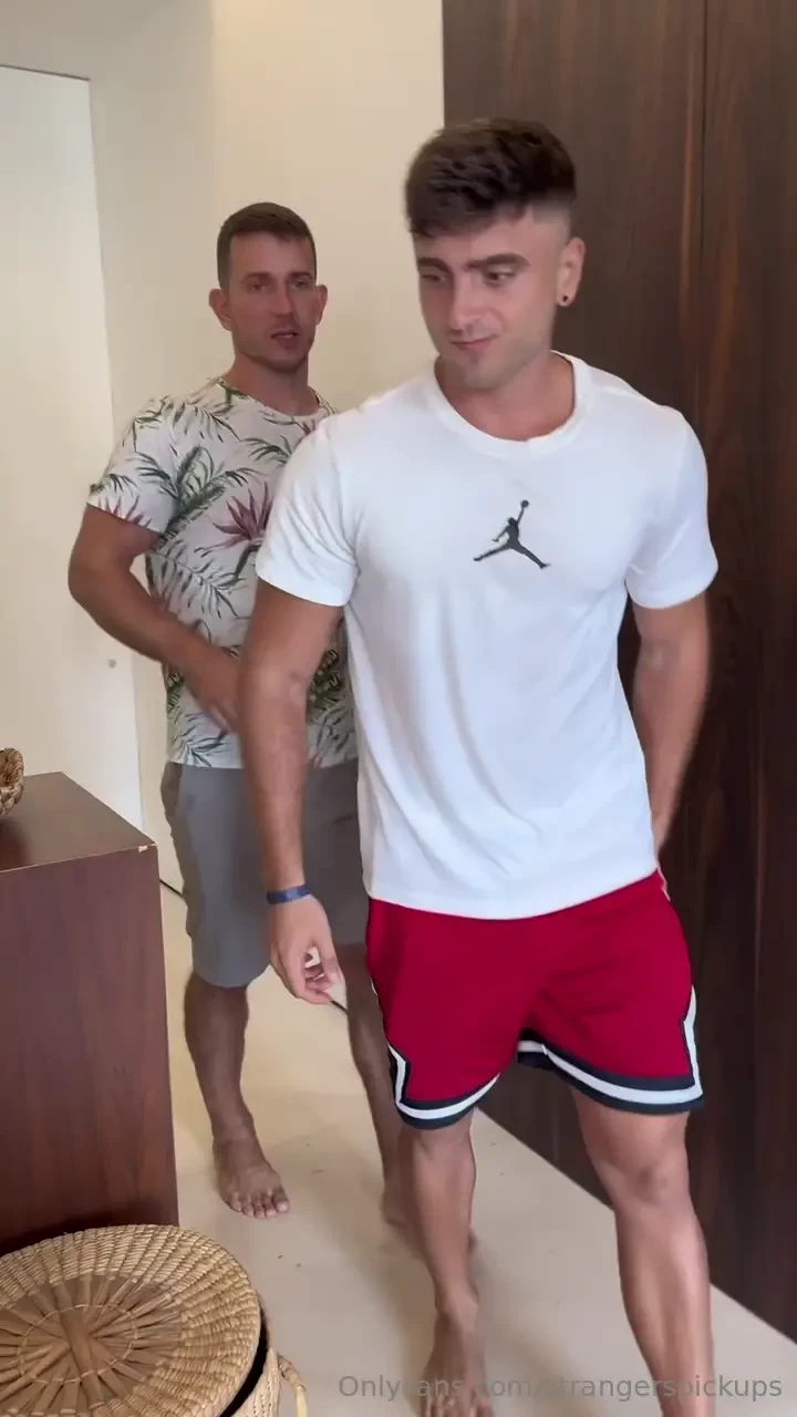 Cute toursit was willing to make some extra pessos in my hotel room 