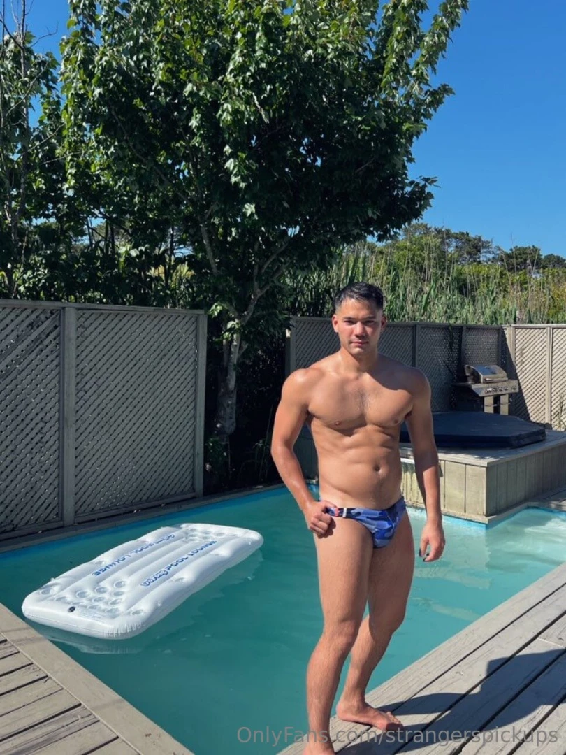 Hot daddy vibes from colton his page is free for all my fans for next 