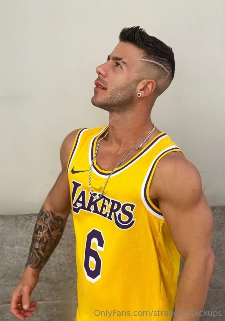 Wanna meet my new porn friend his onlyfans is crazy and all free today part 1 